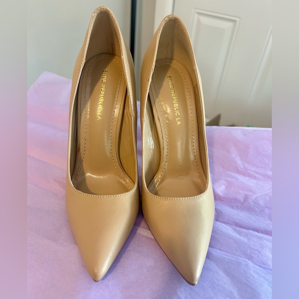 Size 7.5 sexy pumps
